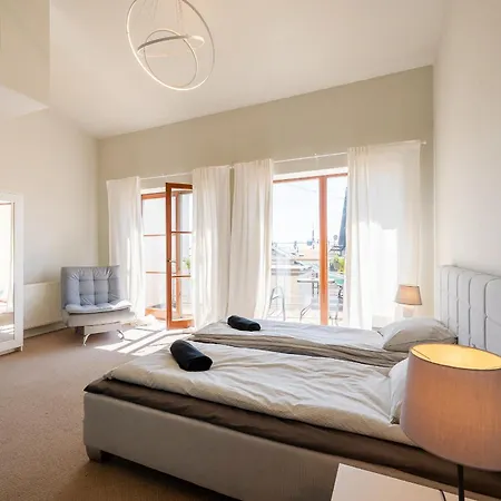 3-story Penthouse In Old