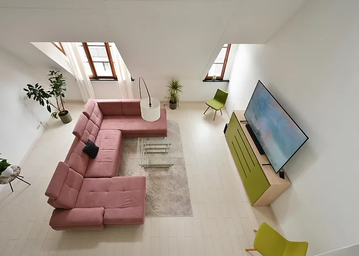 3-story Penthouse In Old *