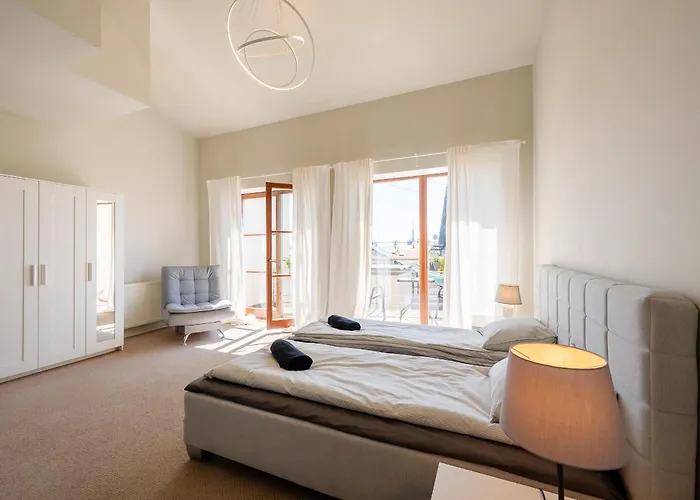 3-story Penthouse In Old