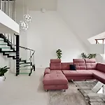 3-story Penthouse In Old