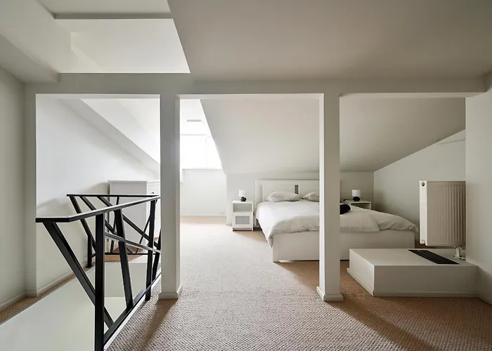 3-story Penthouse In Old