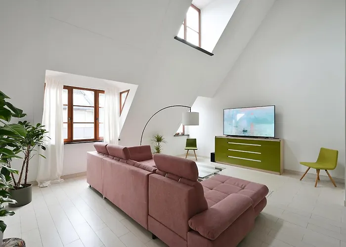 3-story Penthouse In Old Апартаменты