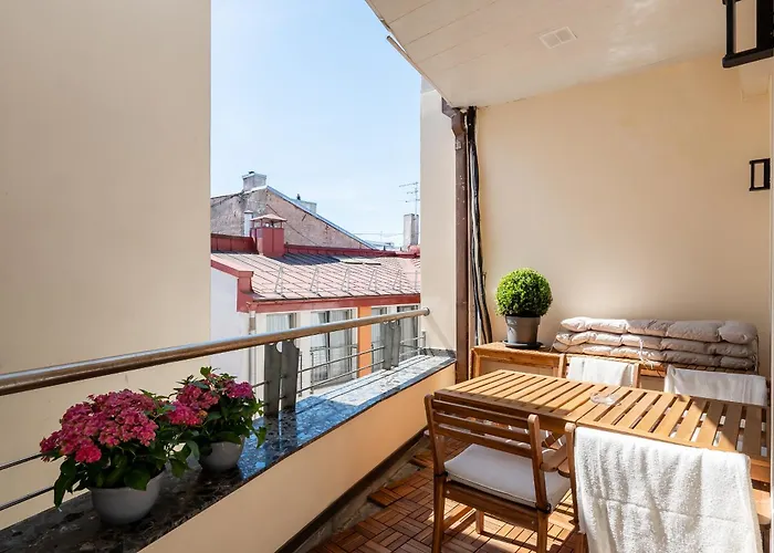 3-story Penthouse In Old